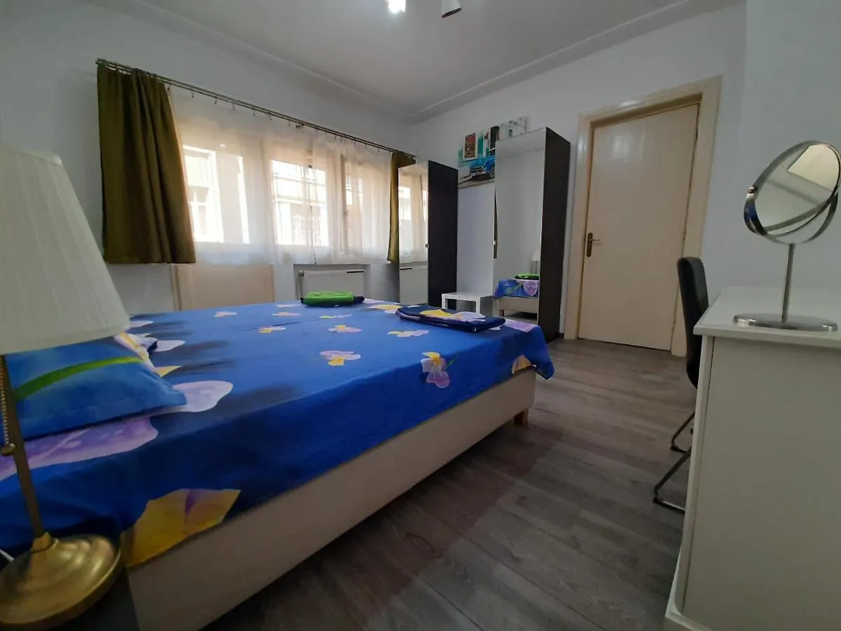 Four Rooms Apartment Central Bucharest