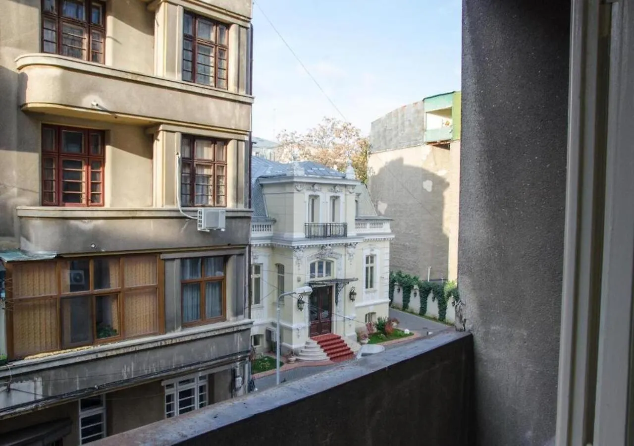 Four Rooms Apartment Central Bucharest Romania